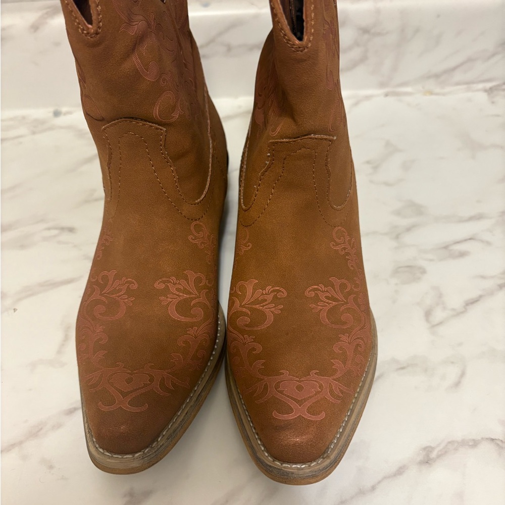 Brown Western-Style Women's Boots